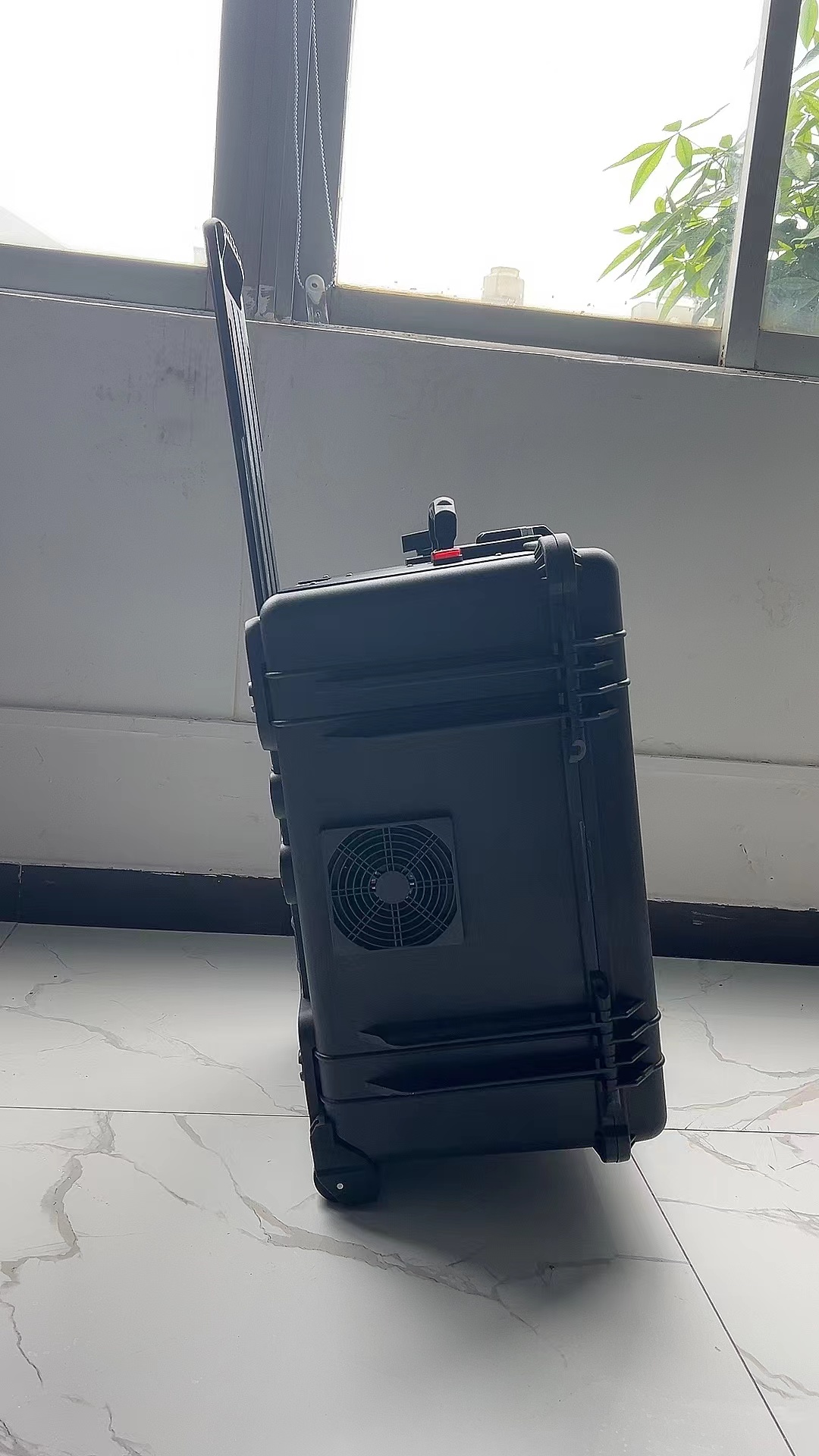 秀屿手拉箱型移动通信干扰器